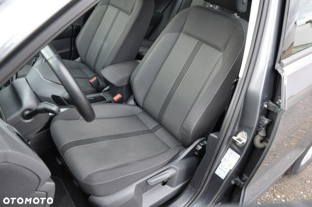 Volkswagen T-Roc - 10