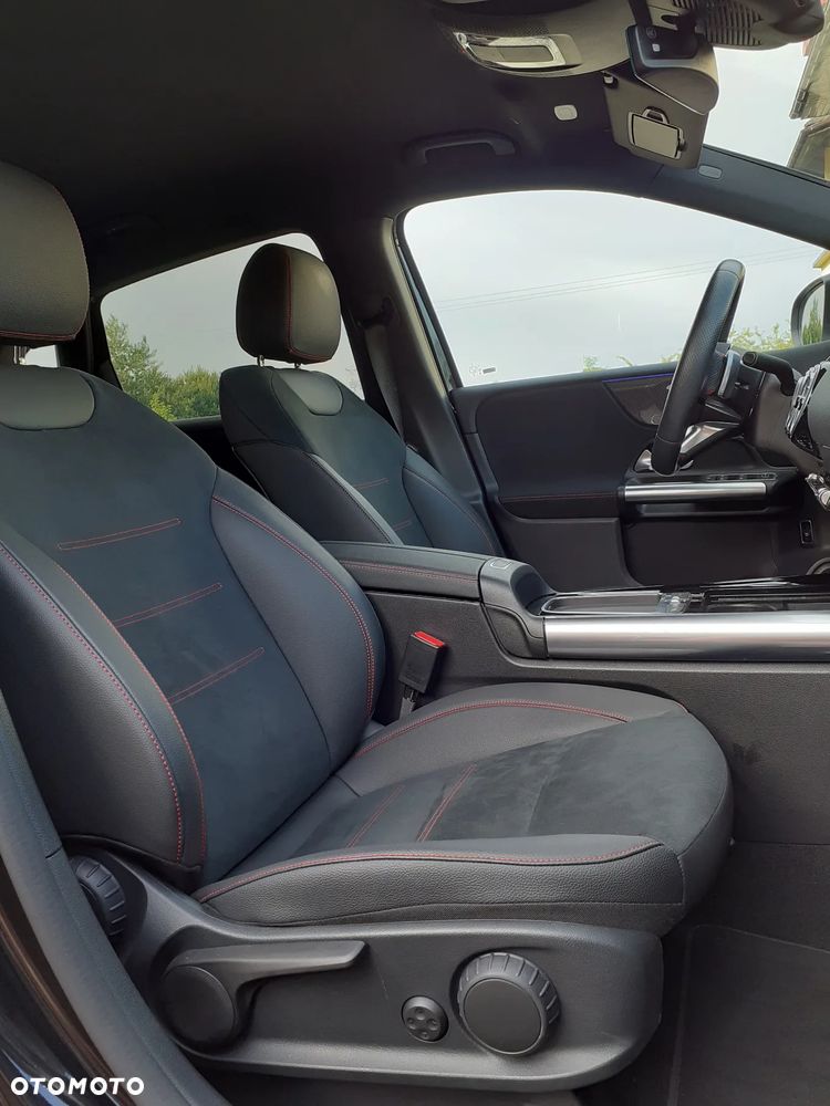 Mercedes-Benz Klasa B 200 d AMG Line 8G-DCT - 27