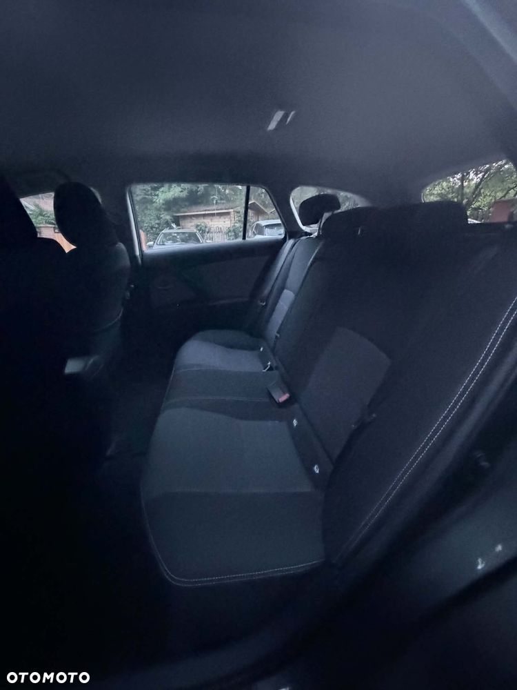 Toyota Avensis 1.8 Premium MS - 11