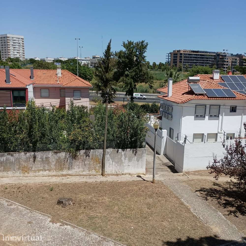 Arrenda-se apartamento T2, Mobilado - Grande imagem: 2/15
