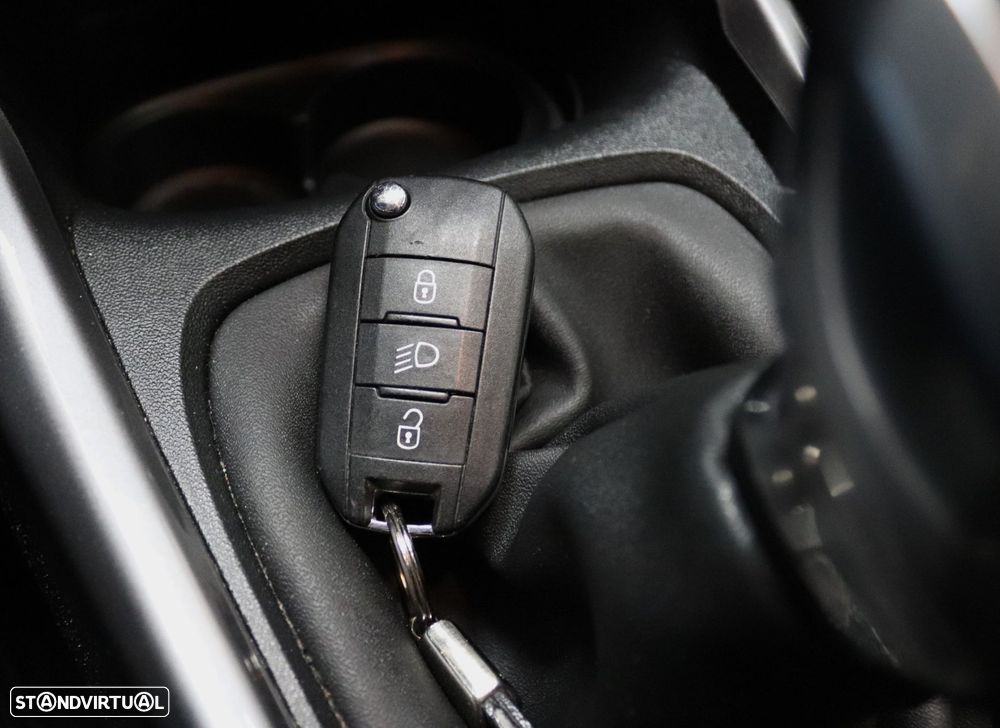 Peugeot 2008 1.2 PureTech Style - 26