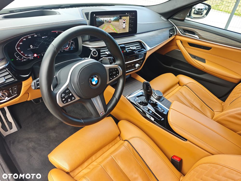 BMW Seria 5 530e xDrive M Sport sport - 16