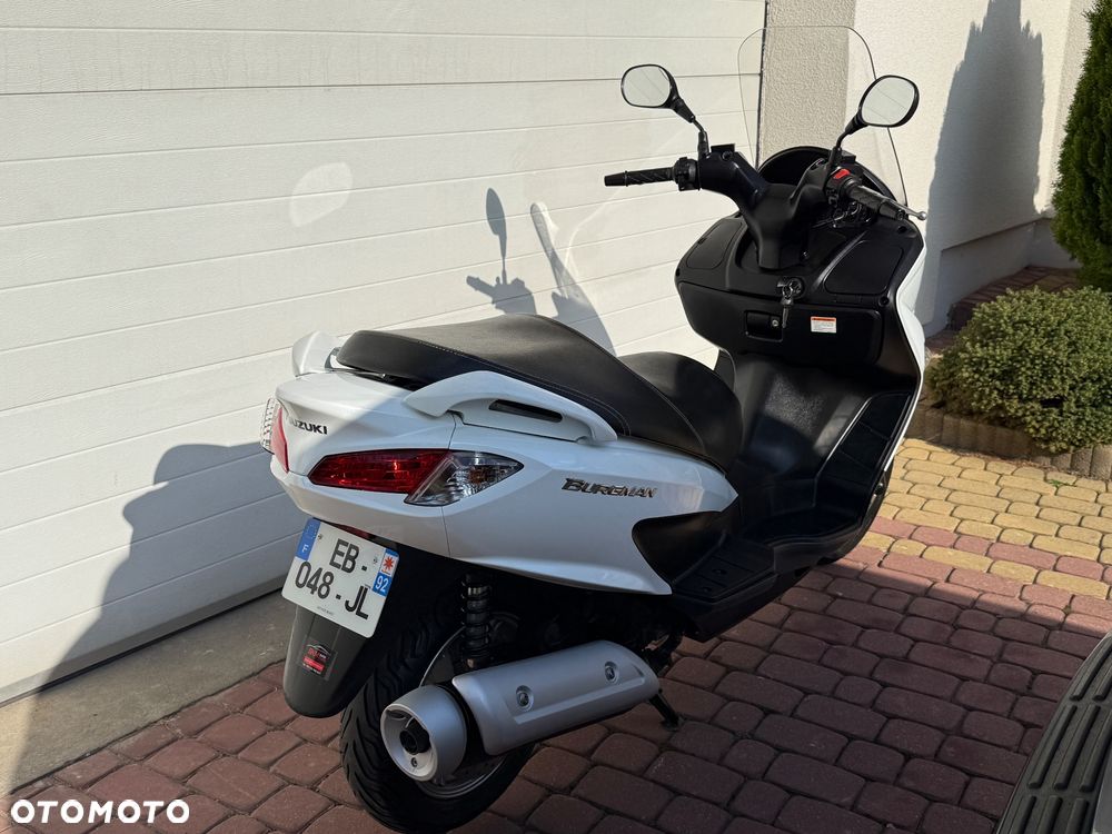 Suzuki Burgman - 10
