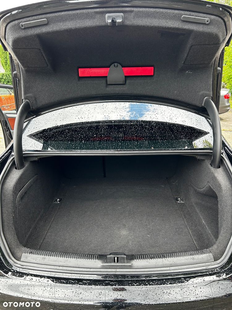 Audi A4 Limousine - 14
