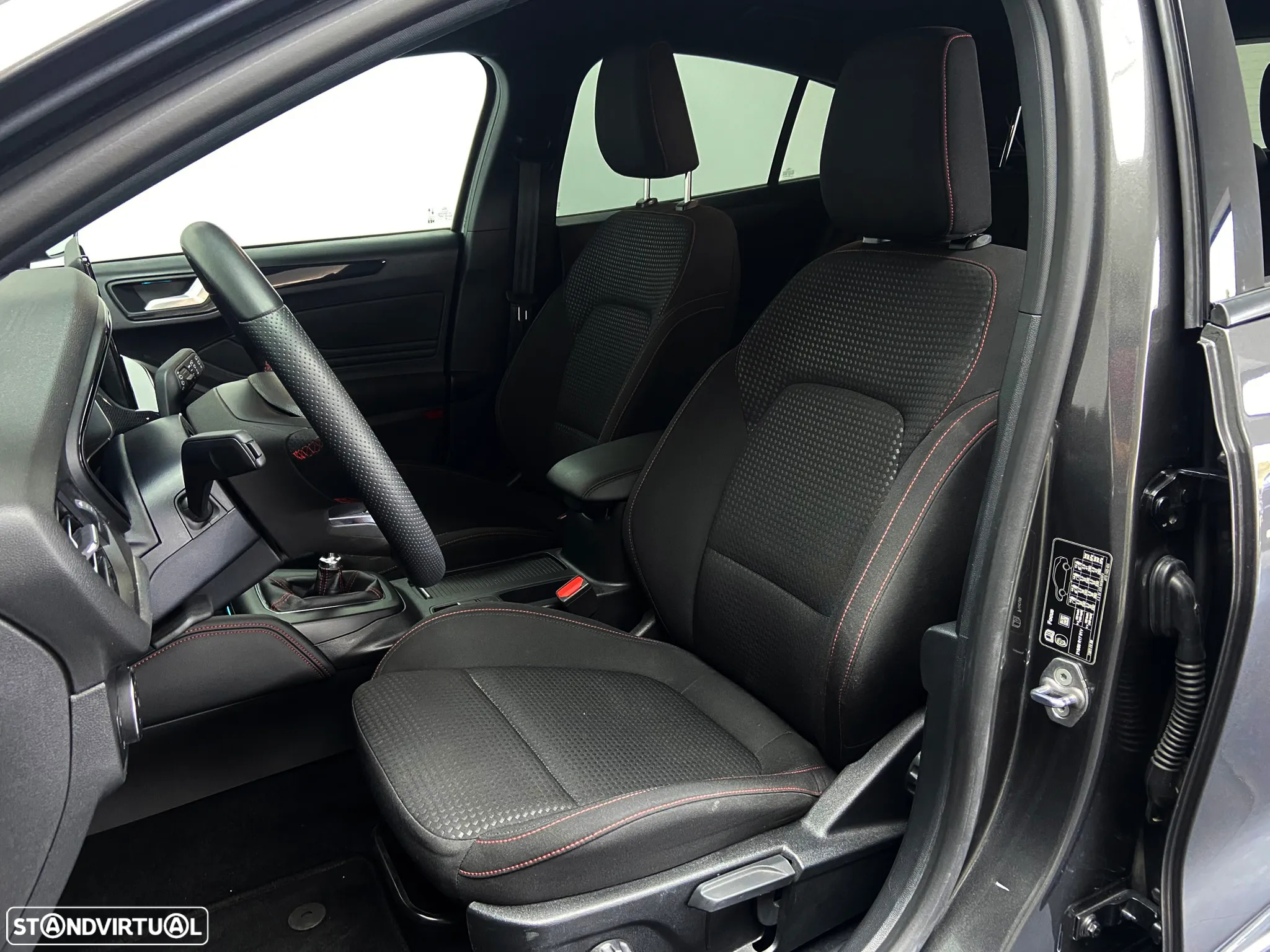 Ford Focus 1.0 EcoBoost MHEV ST-Line - 8