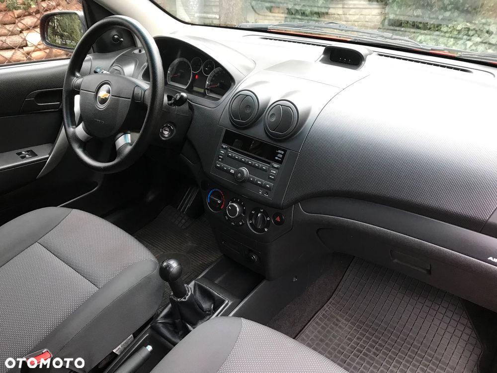 Chevrolet Aveo 1.2 16V Base - 6
