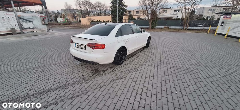 Audi A4 Limousine - 8