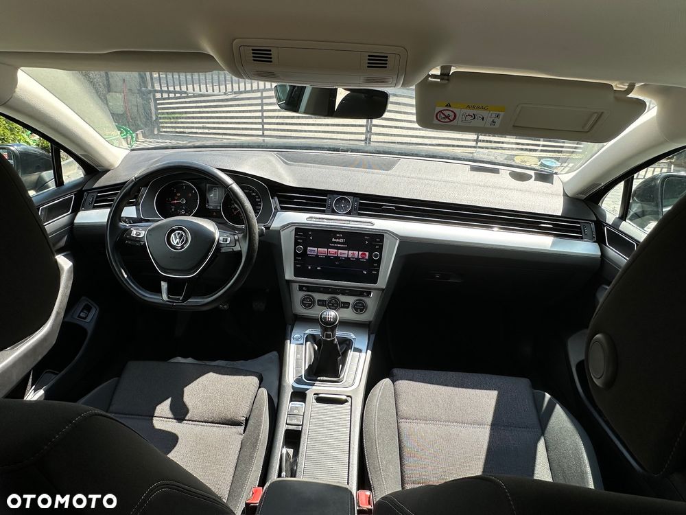 Volkswagen Passat 1.6 TDI (BlueMotion Technology) Trendline - 10