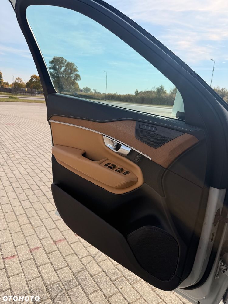 Volvo XC 90 - 23