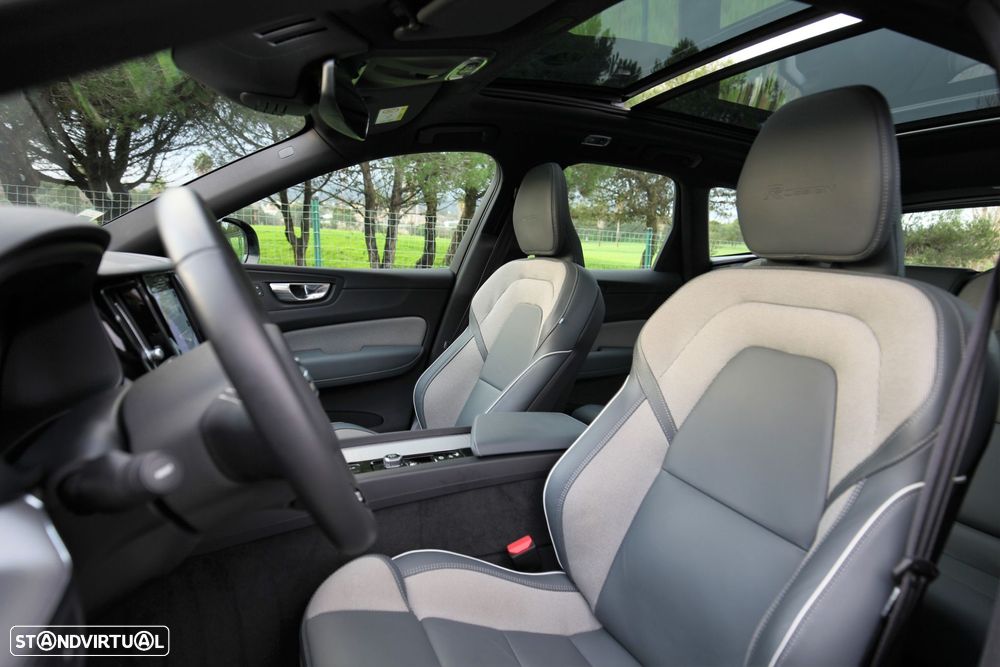 Volvo XC 60 2.0 T8 PHEV R-Design AWD - 29