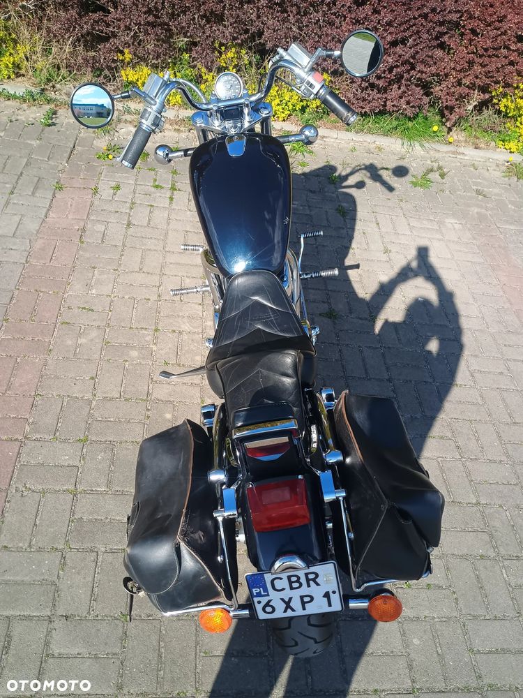 Suzuki Intruder - 14