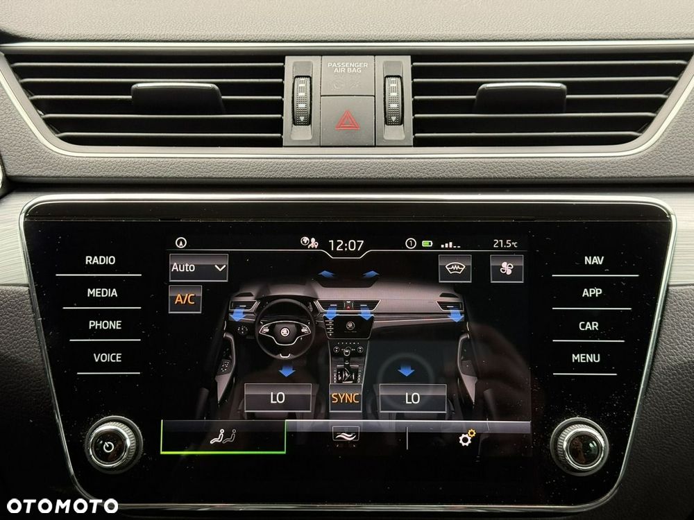 Skoda Superb 2.0 TDI SCR Ambition - 29