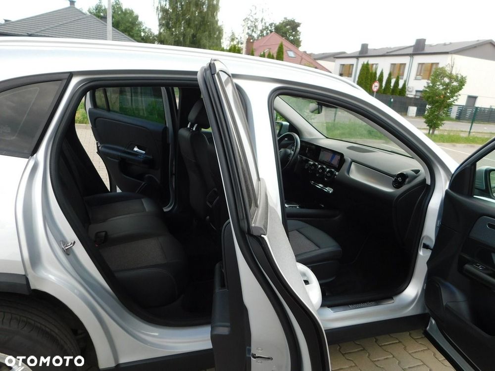 Mercedes-Benz GLA - 10
