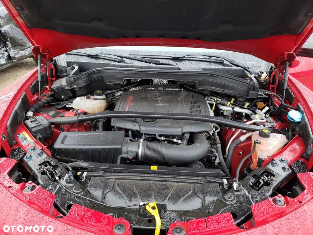 Alfa Romeo Stelvio - 12