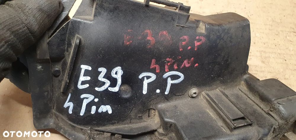 Zamek prawy przód przedni prawy BMW E39 8235126 - 5
