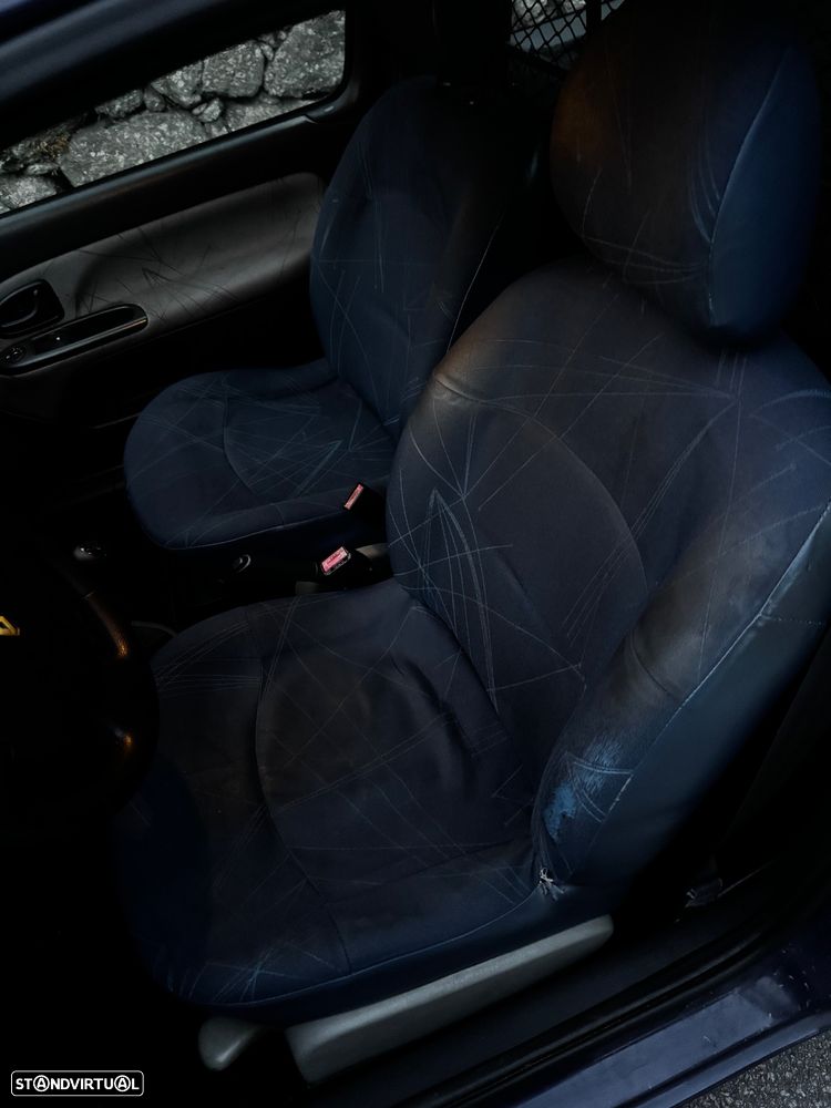 Renault Clio 1.5 dCi Authentique - 6