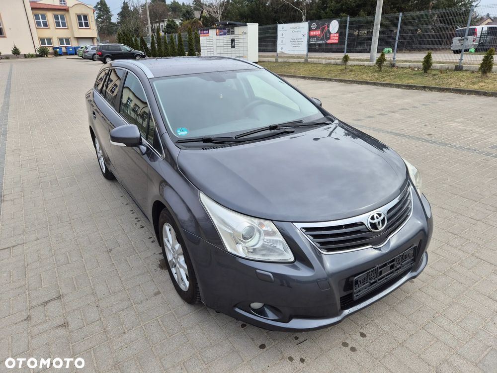 Toyota Avensis 1.8 Sol - 14