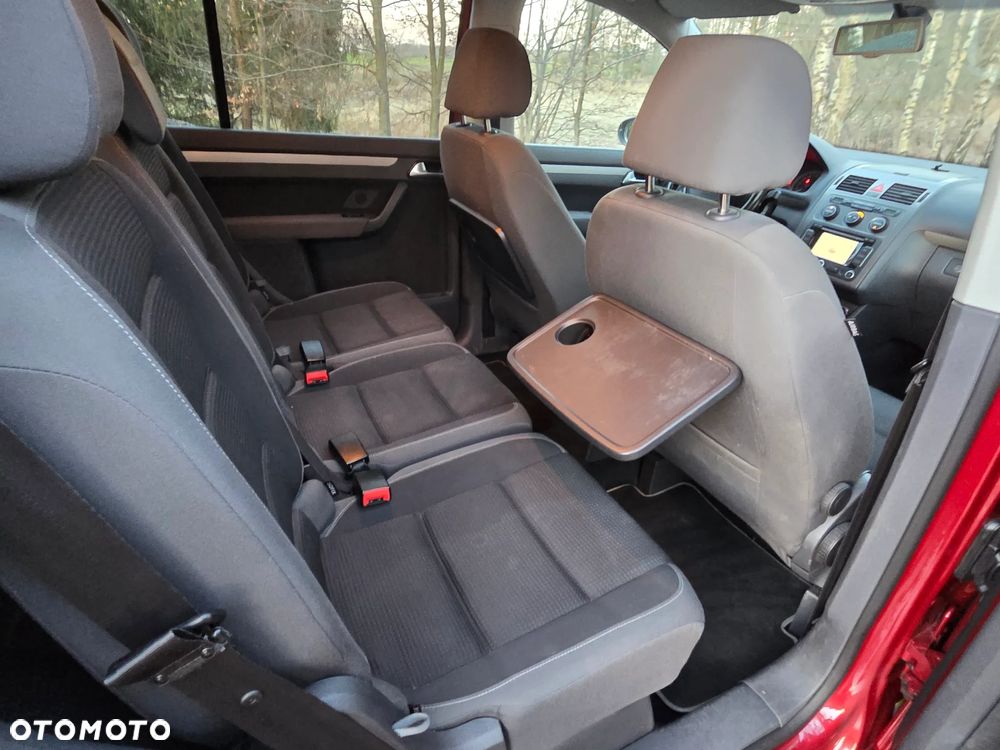 Volkswagen Touran - 5