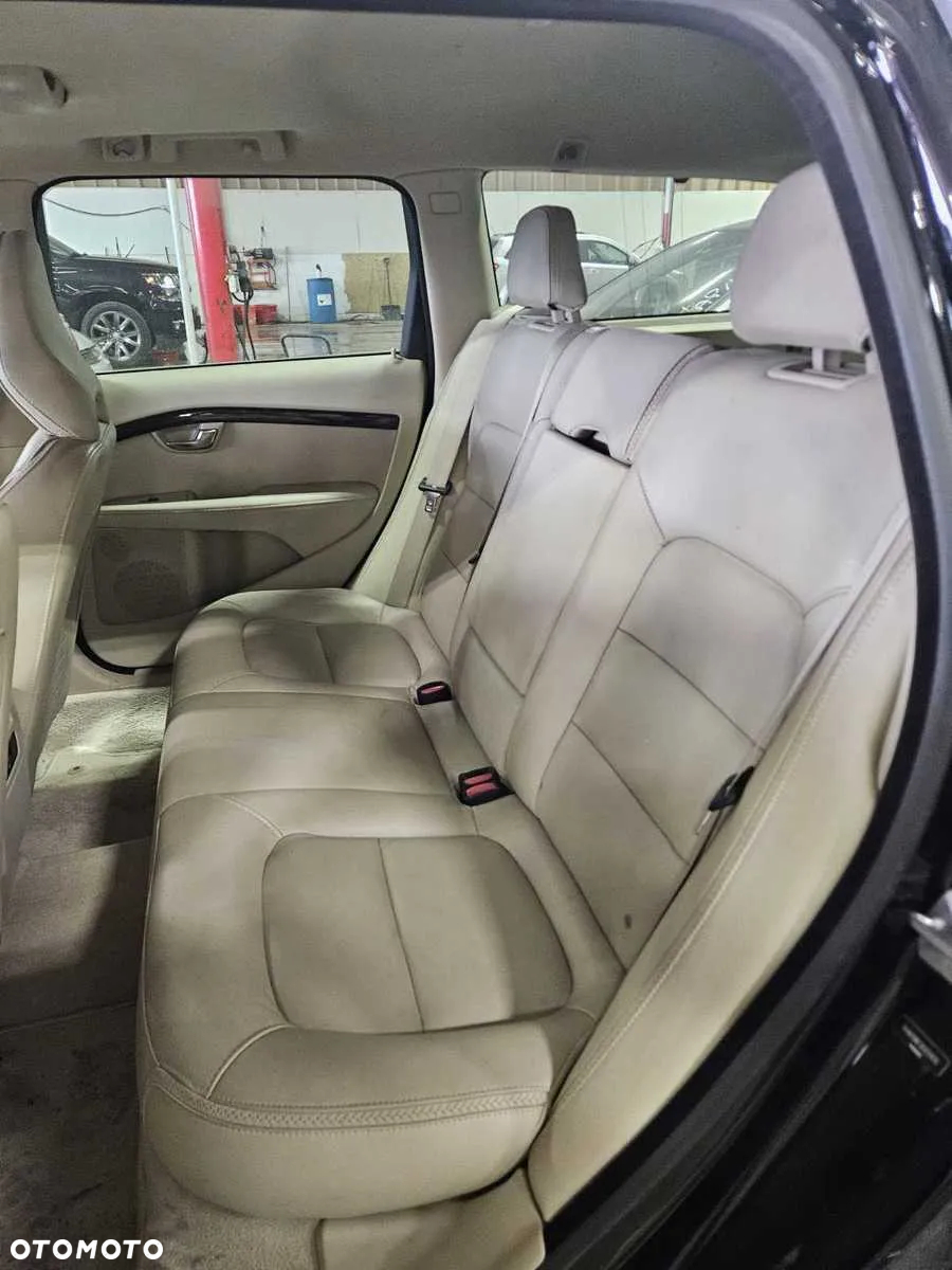Volvo XC 70 T5 AWD Dynamic Momentum - 11