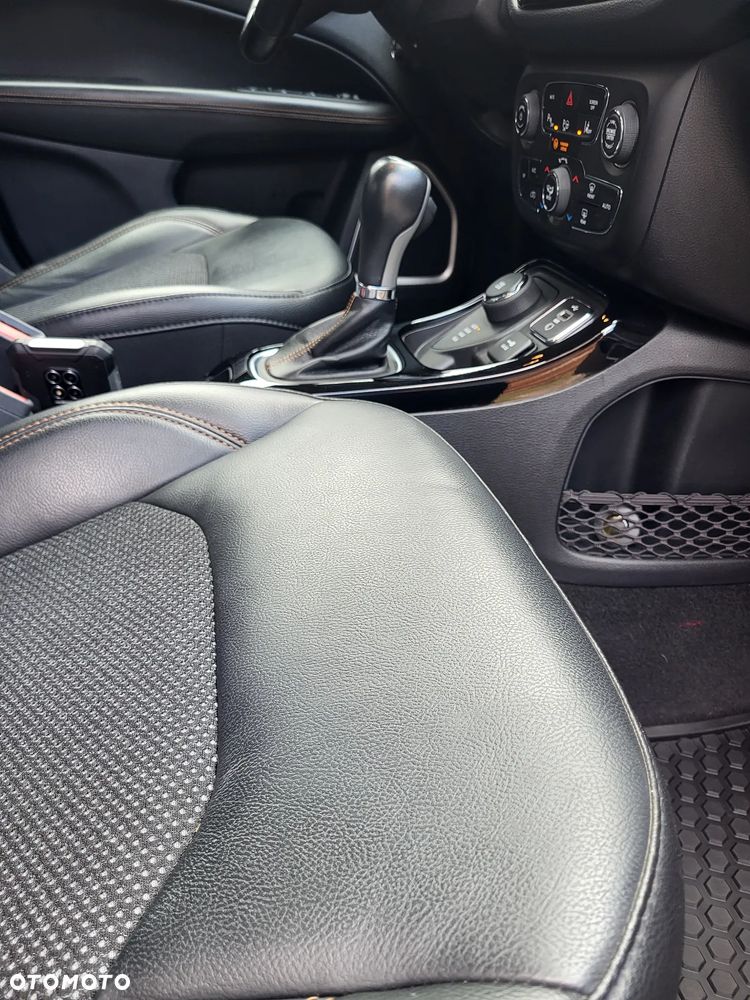 Jeep Compass 1.4 TMair Limited 4WD S&S - 27