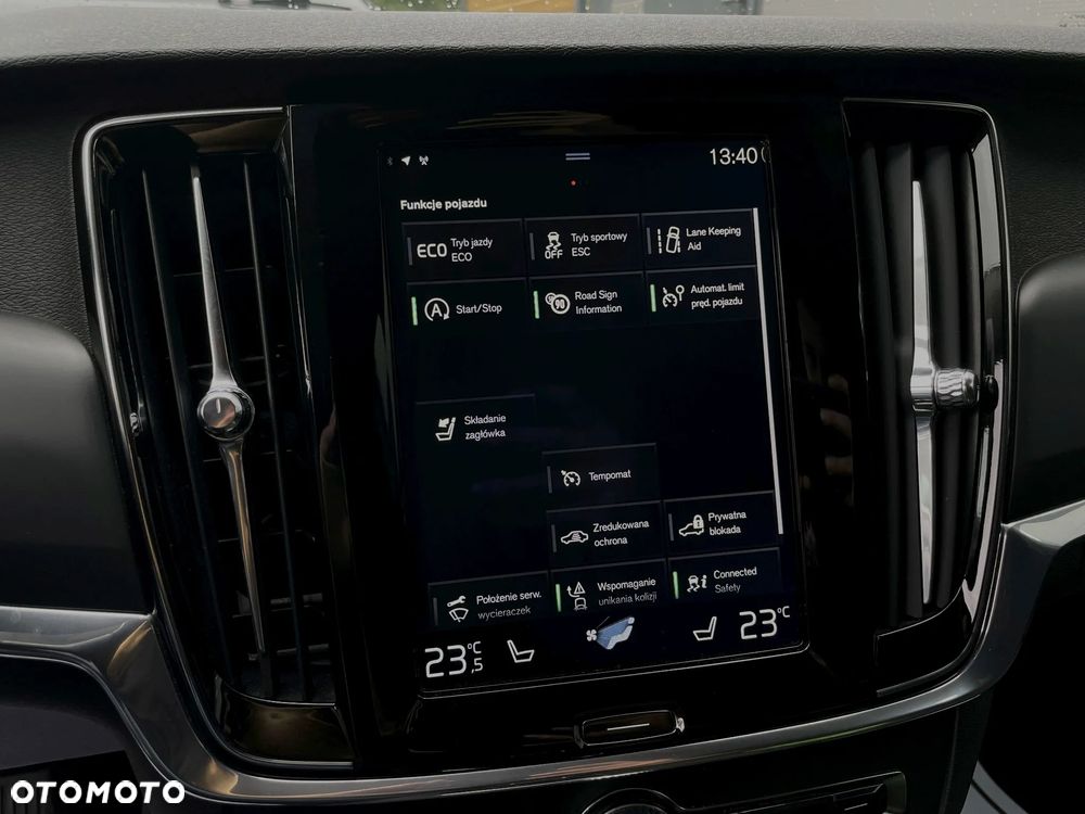 Volvo V90 D4 SCR Momentum - 28