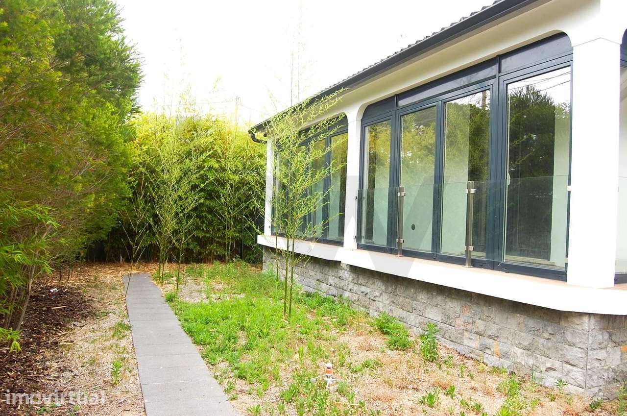 Moradia Isolada T2 + 1 Totalmente Renovada em Colares - Mucifal - Grande imagem: 4/60