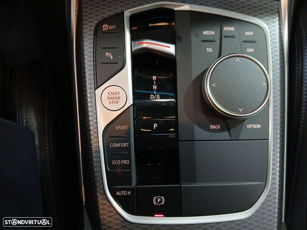 BMW 320 d Pack Desportivo M Auto - 16