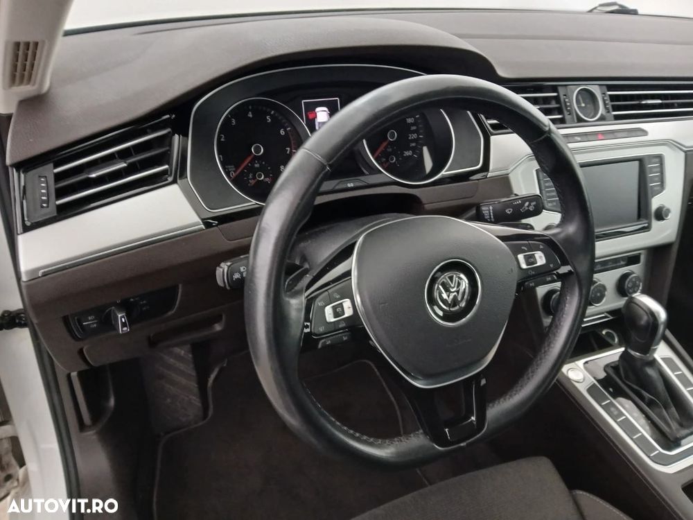 Volkswagen Passat 1.4 TSI BlueMotion Technology DSG Comfortline - 9