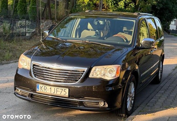 Chrysler Town & Country 3.6 Limited - 19