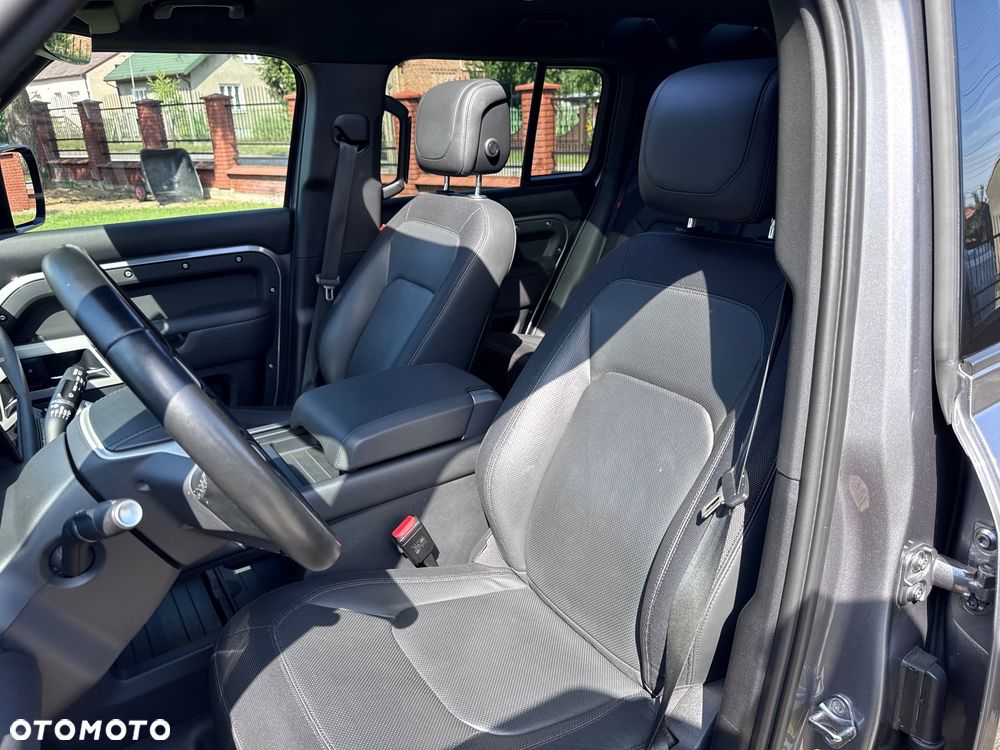 Land Rover Defender 3.0 P400 mHEV X-Dynamic HSE - 29