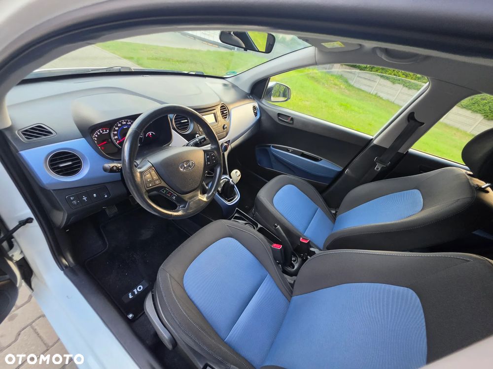 Hyundai i10 1.2 Fifa World Cup Edition - 10