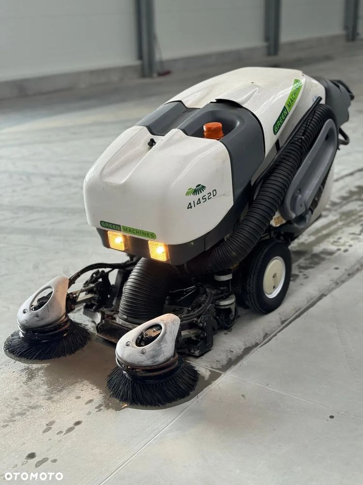 Inny Tennant Green Machines 414S2D - 1