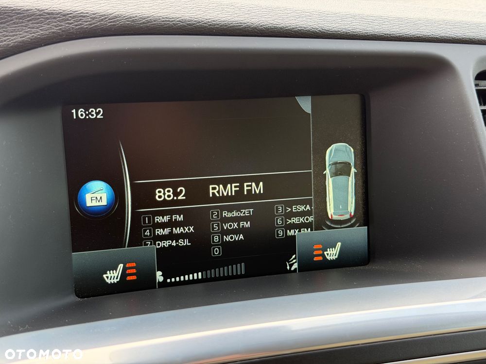 Volvo V60 T3 Geartronic Momentum - 30