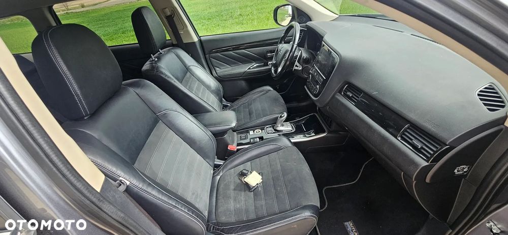 Mitsubishi Outlander - 13