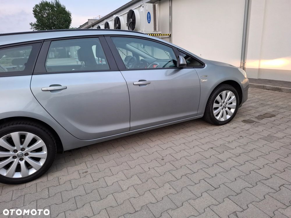 Opel Astra 1.6 Enjoy - 11