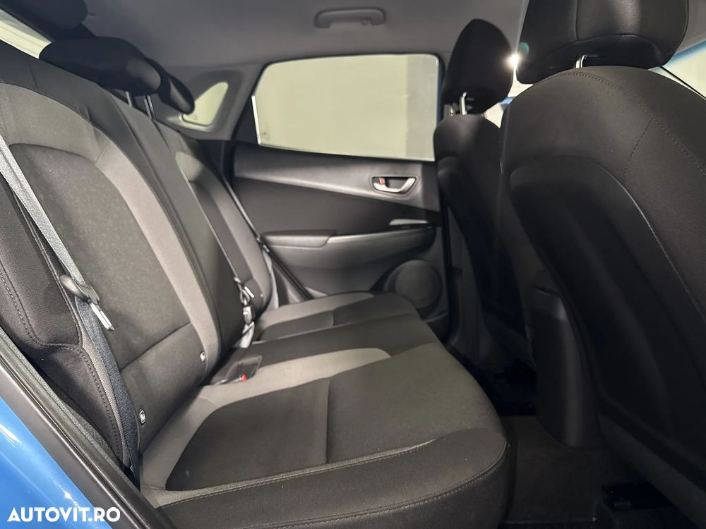 Hyundai KONA - 13