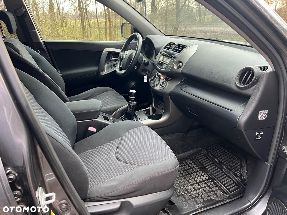 Toyota RAV4 2.0 VVT-i Sol - 25