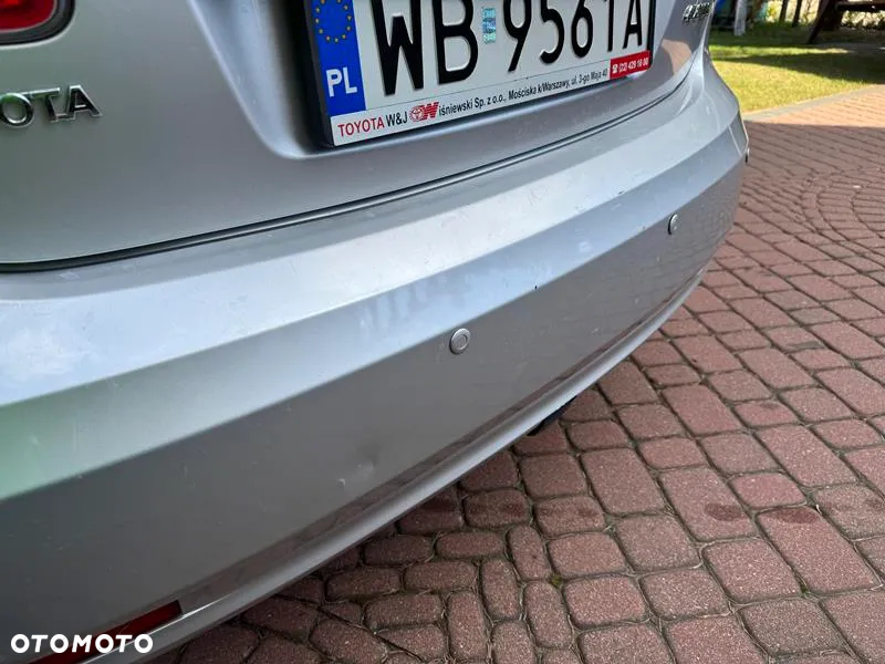 Toyota Avensis 1.8 Luna - 10