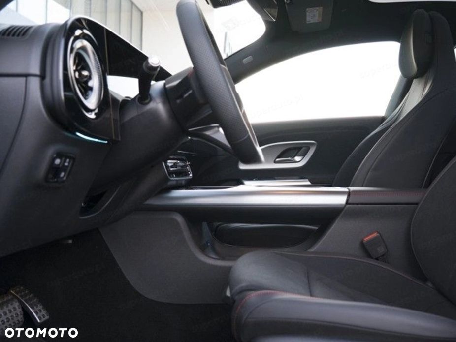 Mercedes-Benz CLA 200 mHEV 4-Matic 8G-DCT - 7