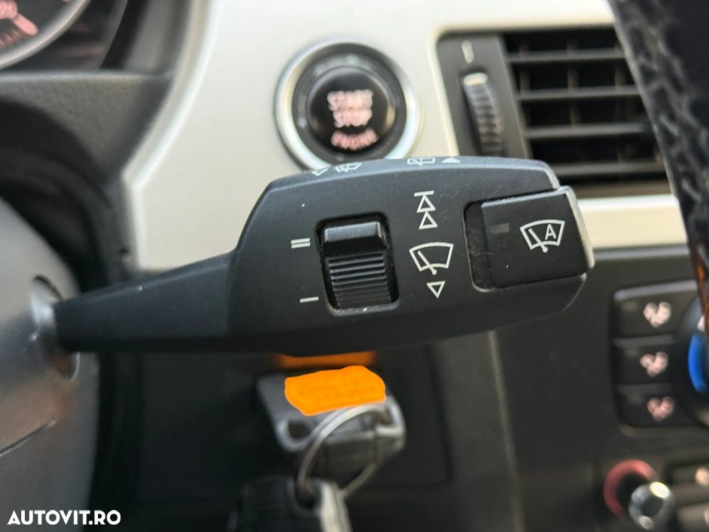 BMW Seria 3 318d DPF Touring Edition Exclusive - 22