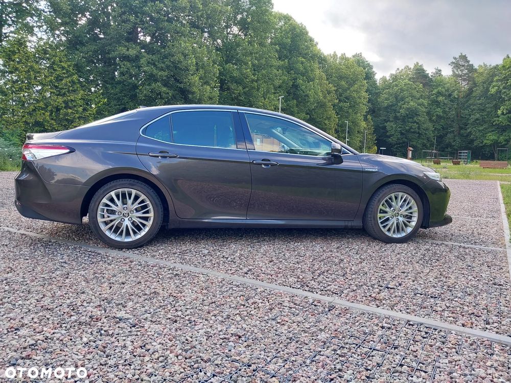 Toyota Camry - 6