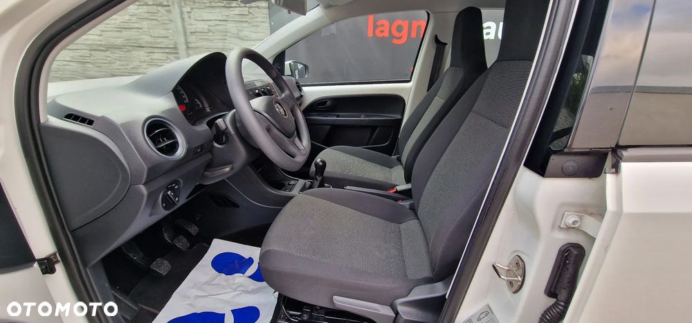 Volkswagen up! (BlueMotion Technology) move - 9