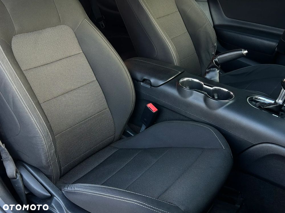 Ford Mustang 3.7 V6 - 14