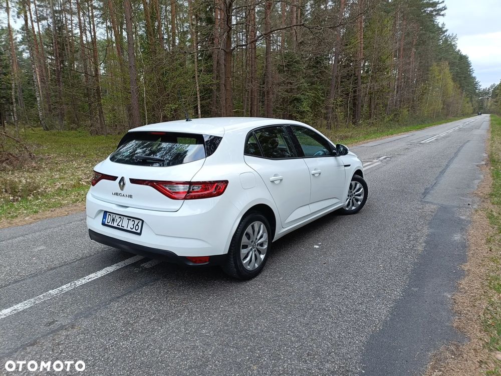 Renault Megane 1.6 SCe Life - 27