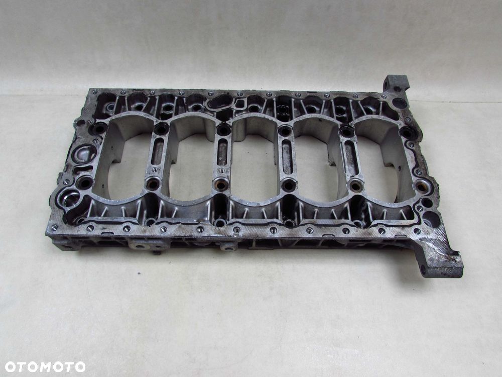 VOLVO S60 S80 V70 XC70 XC90 D5244T4/5 POLBLOK BLOK SILNIKA PODSTAWA WALU 30777886 - 1