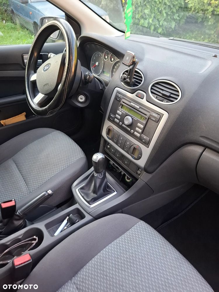 Ford Focus 1.6 Ambiente - 19
