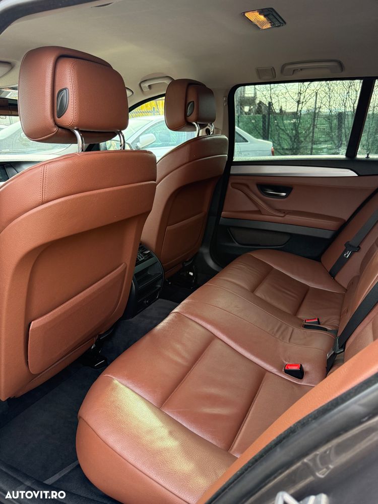 BMW Seria 5 525d xDrive - 10