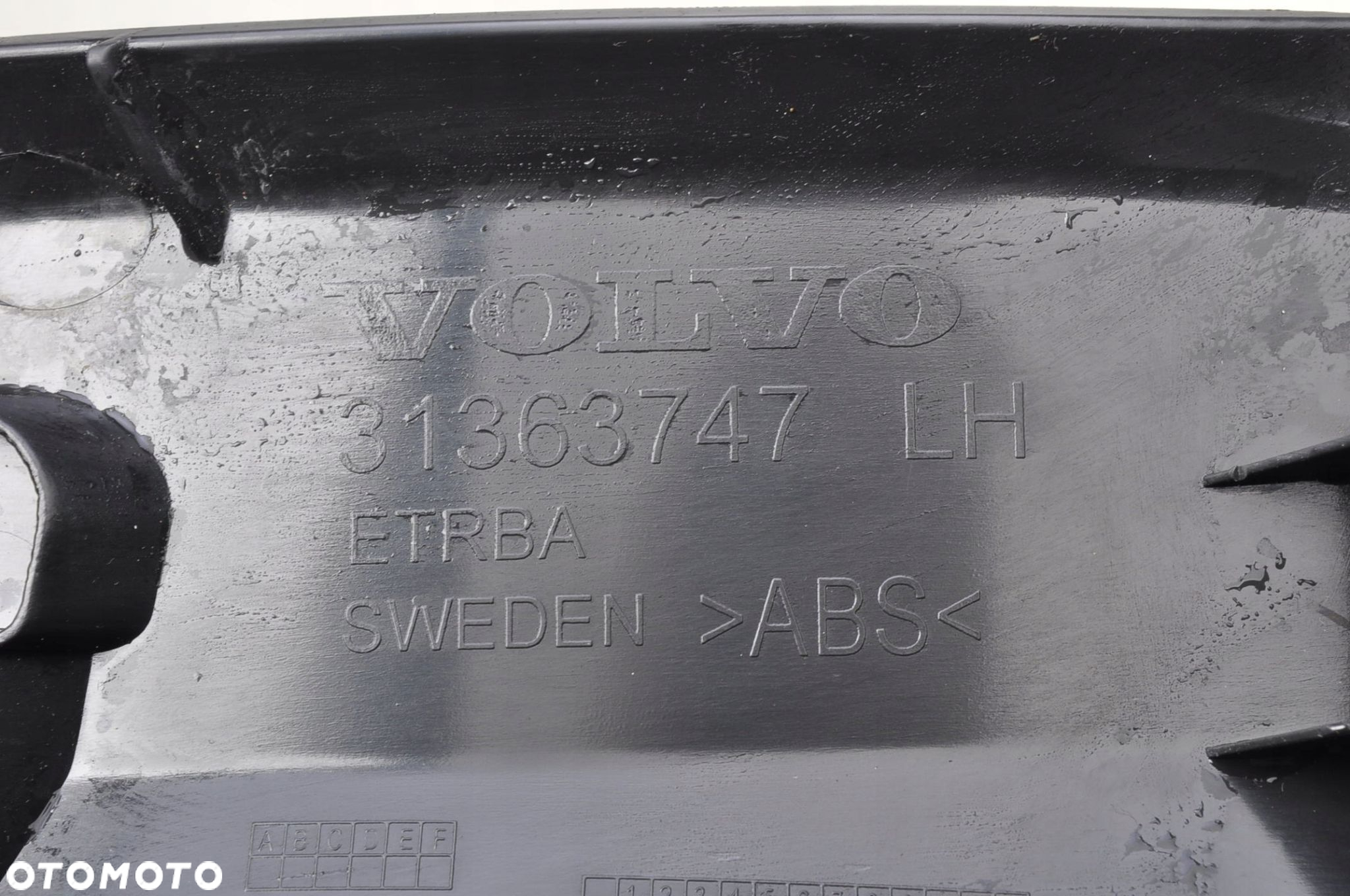 VOLVO XC90 II LISTWA PROGOWA PODŚWIETLANA LEWA TYLNA 31363747 - 8