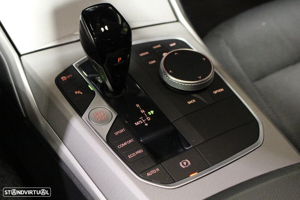 BMW 318 d Line Luxury Auto - 28