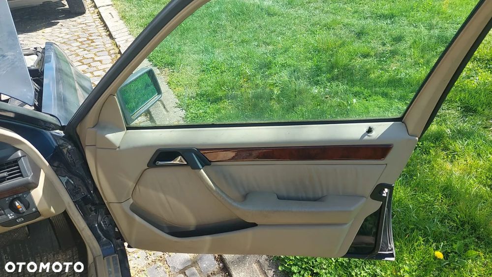 Mercedes-Benz Klasa E - 7